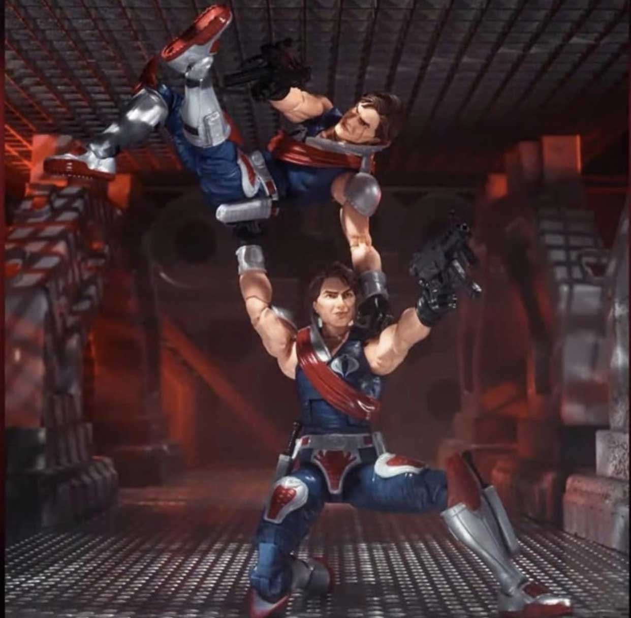 GI Joe Classified Series Tomax & Xamot balancing