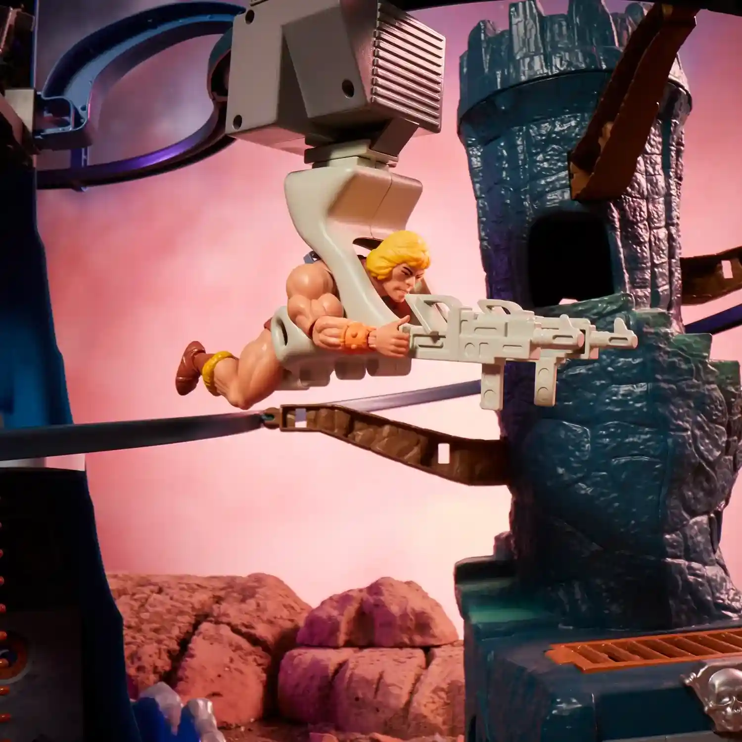 MOTU Origins Eternia Playset He-Man riding Monorail