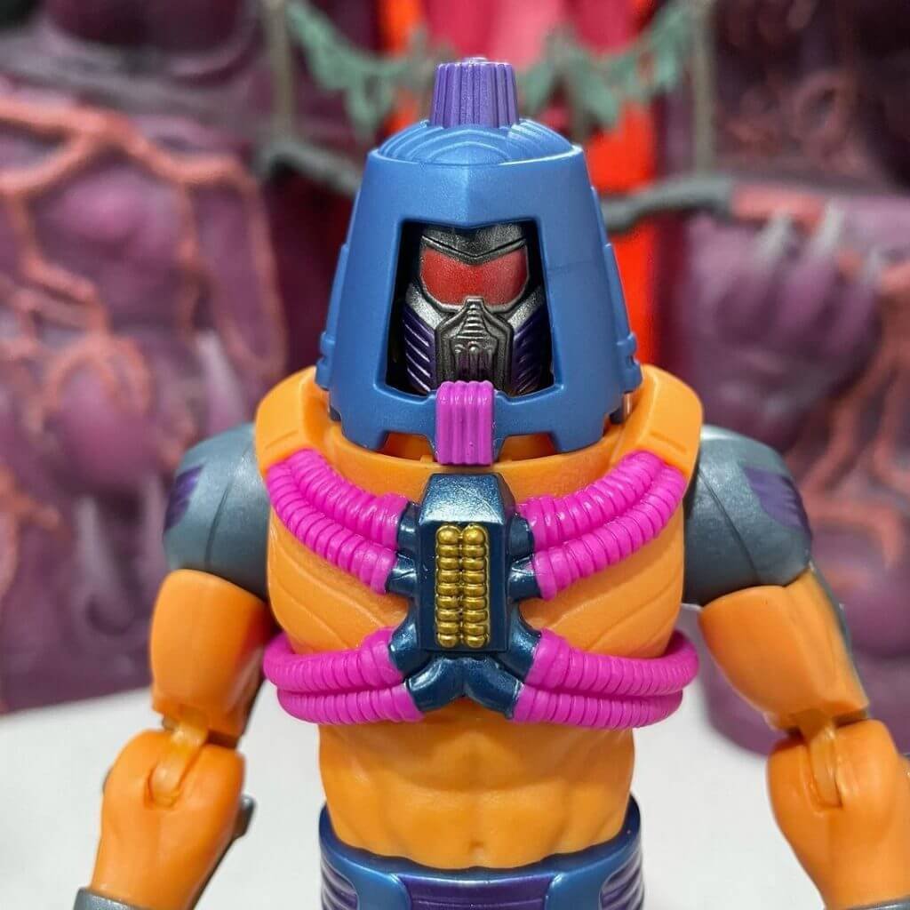 Masterverese New Eternia Man E Faces 9 in hand