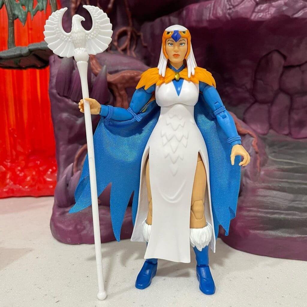 Masterverese Soceress 3 in hand