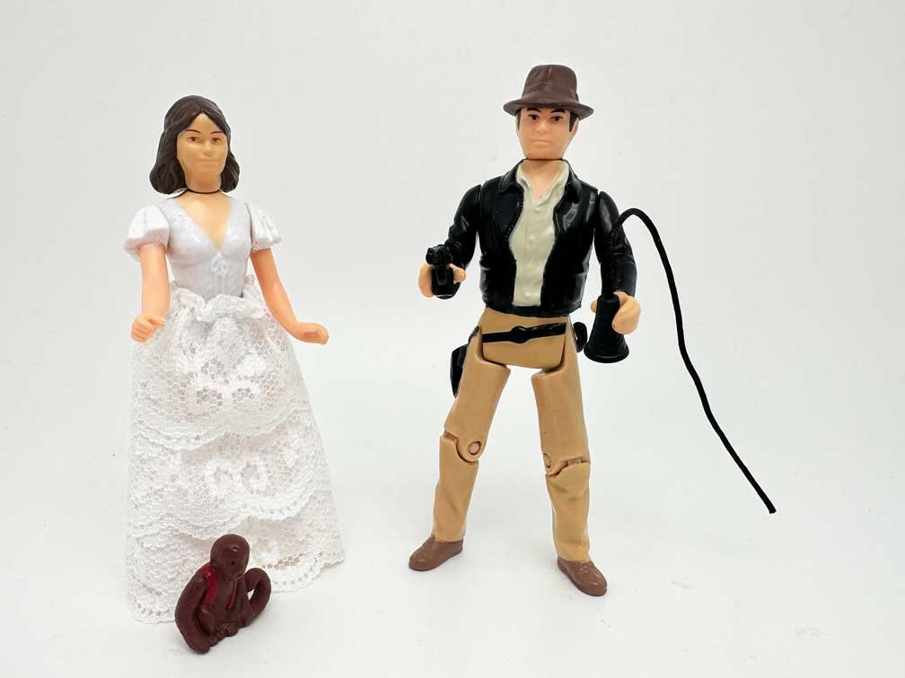 Indiana-Jone-Raiders-of-the-Lost-Ark-Retro-Collection-action-pose-group-1