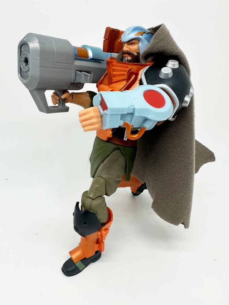 Masters-of-the-Universe-Man-At-Arms-Revelation-Deluxe-armed-up--action-pose-4