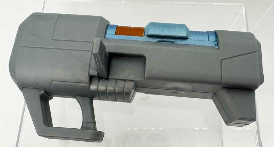 Masters-of-the-Universe-Man-At-Arms-Revelation-Deluxe-blaster