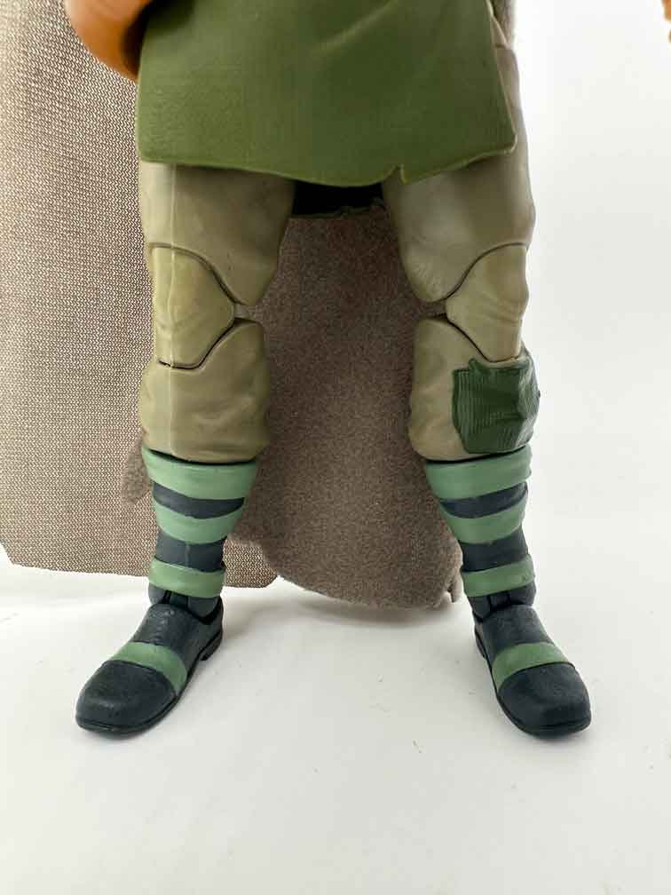 Masters-of-the-Universe-Man-At-Arms-Revelation-Deluxe-legs-front