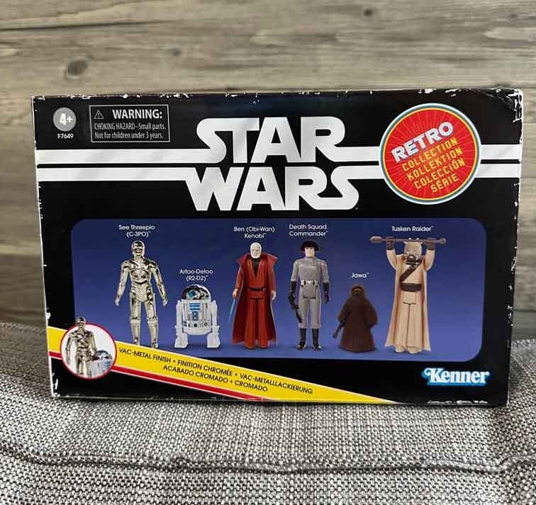 Star-Wars-Retro-Collection-A-New-Hope-#2-package---6-pack-in-hand