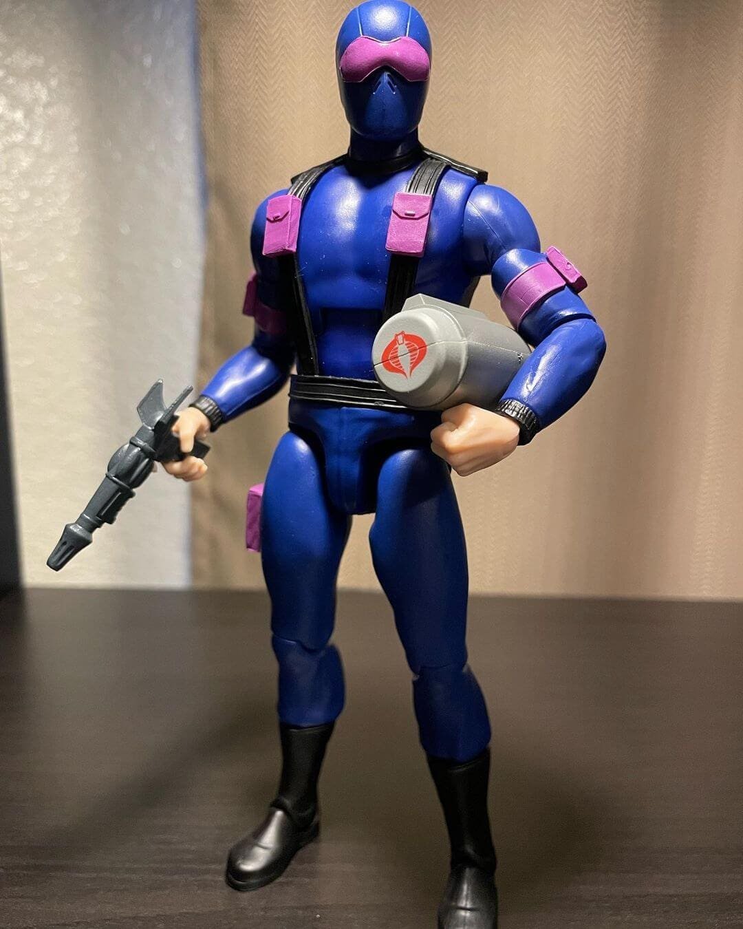 Super7 GI Joe Ultimates Snake Eyes action pose 1