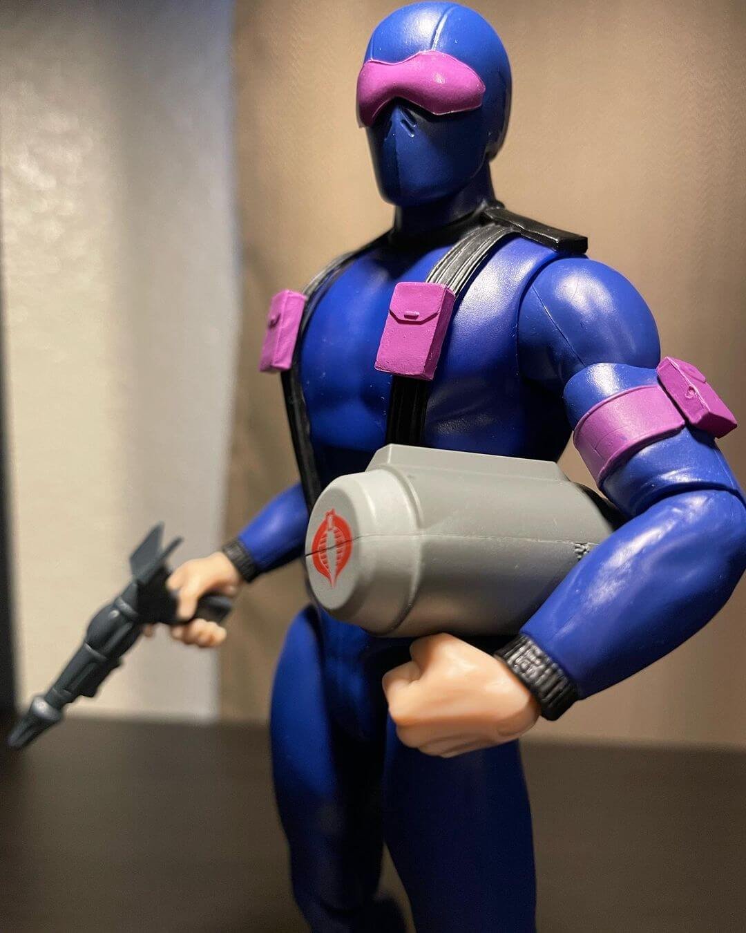 Super7 GI Joe Ultimates Snake Eyes action pose 2