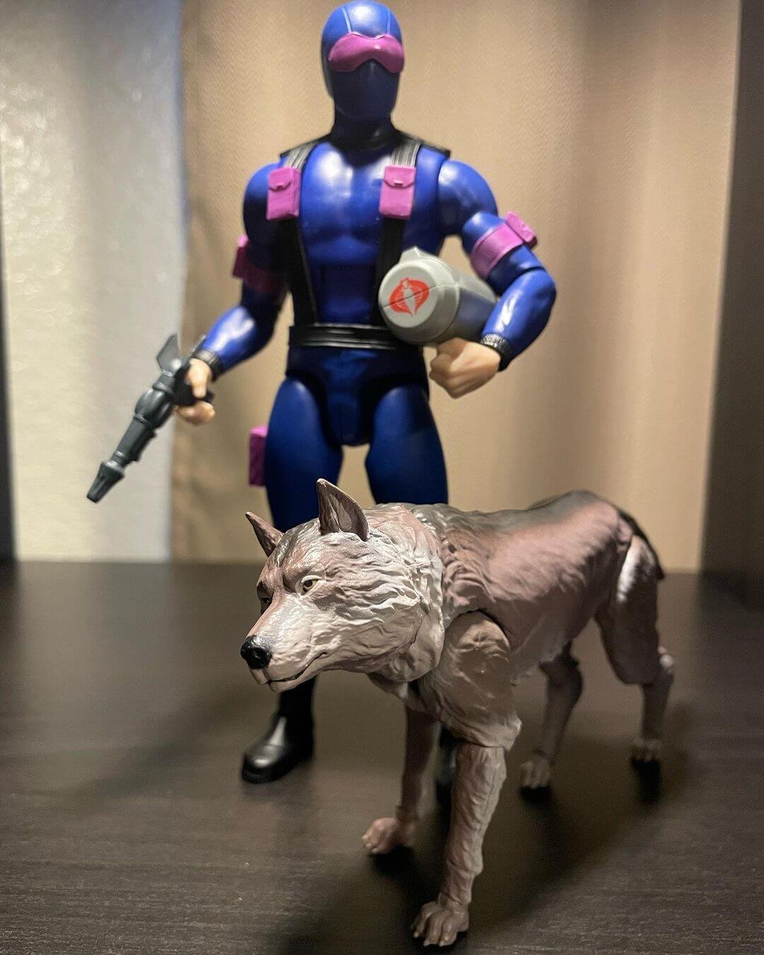 Super7 GI Joe Ultimates Snake Eyes action pose 6