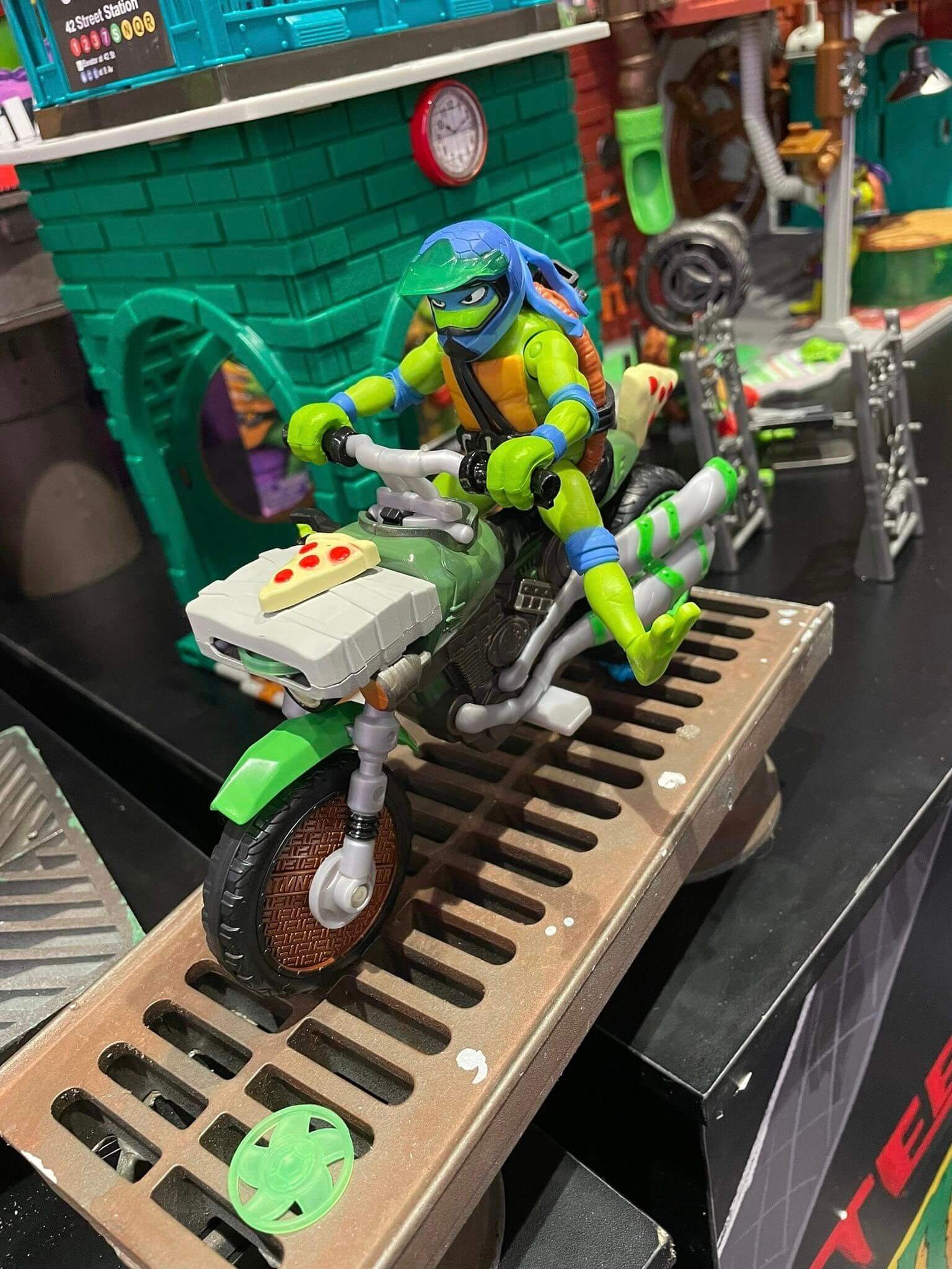 TMNT Mutant Meyhem Kick Cycle 1