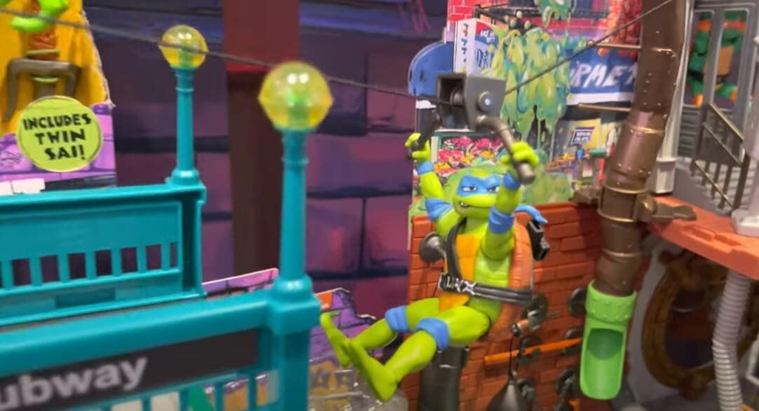 TMNT Mutant Meyhem Sewer Lair Playset 9