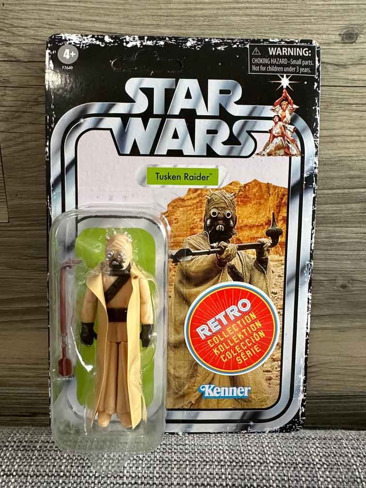 Tuskan-Raider-Star-Wars-Retro-Collection-A-New-Hope-#2---6-pack-in-hand
