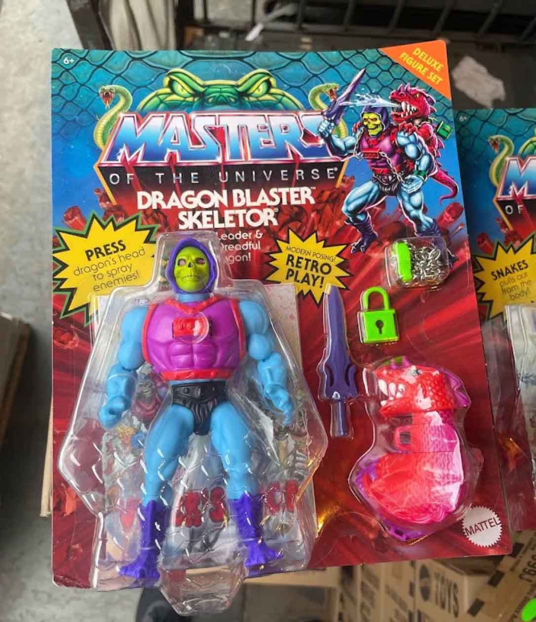 Dragon-Blaster-Skeletor-Masters-of-the-Universe-Origins-Deluxe-In-Hand