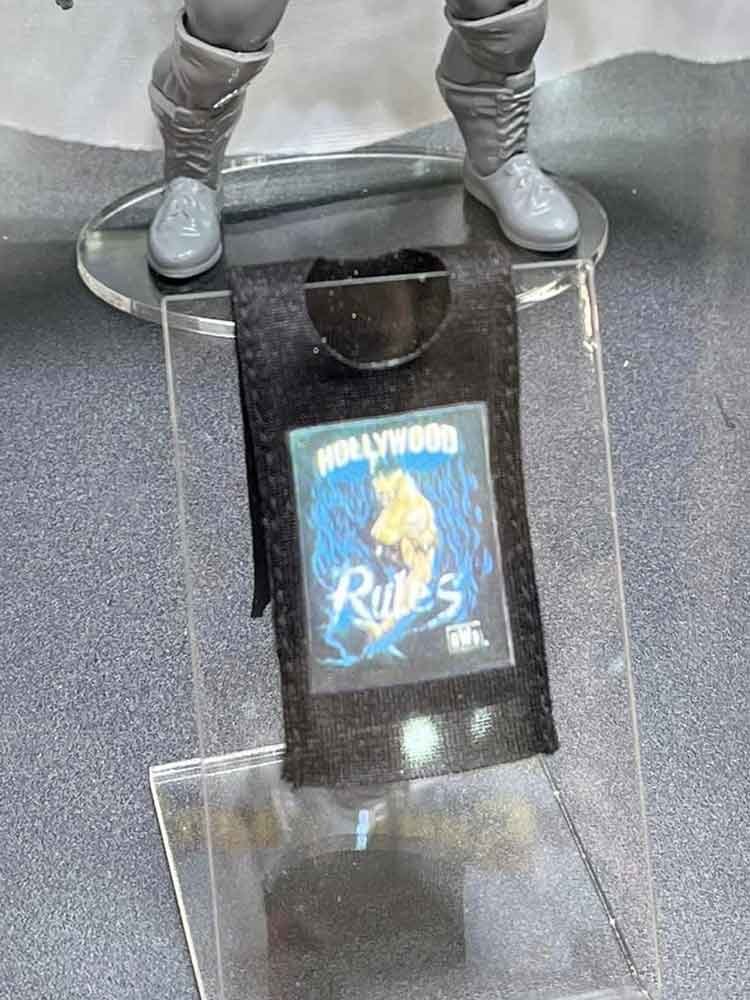 Hollywood-Rules-Hulk-Hogan-NWO-Shirt-WWE-Superstars-Wrestlemania-39-Booth