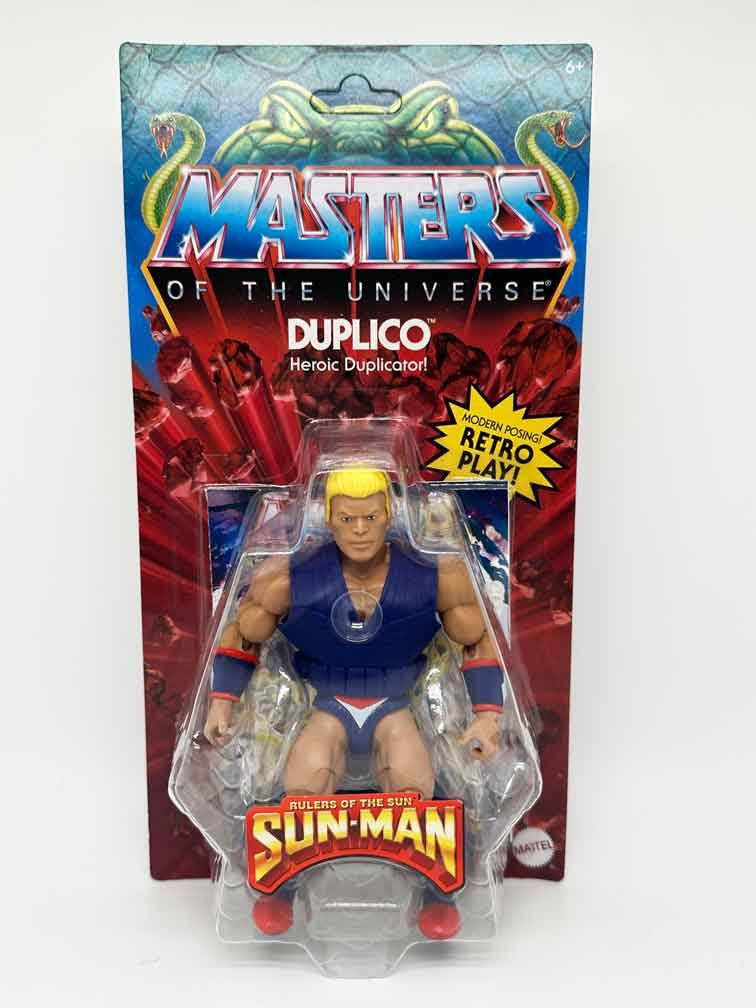 Masters-of-the-Universe-MOTU-Origins-Duplico-Package-front-In-Hand