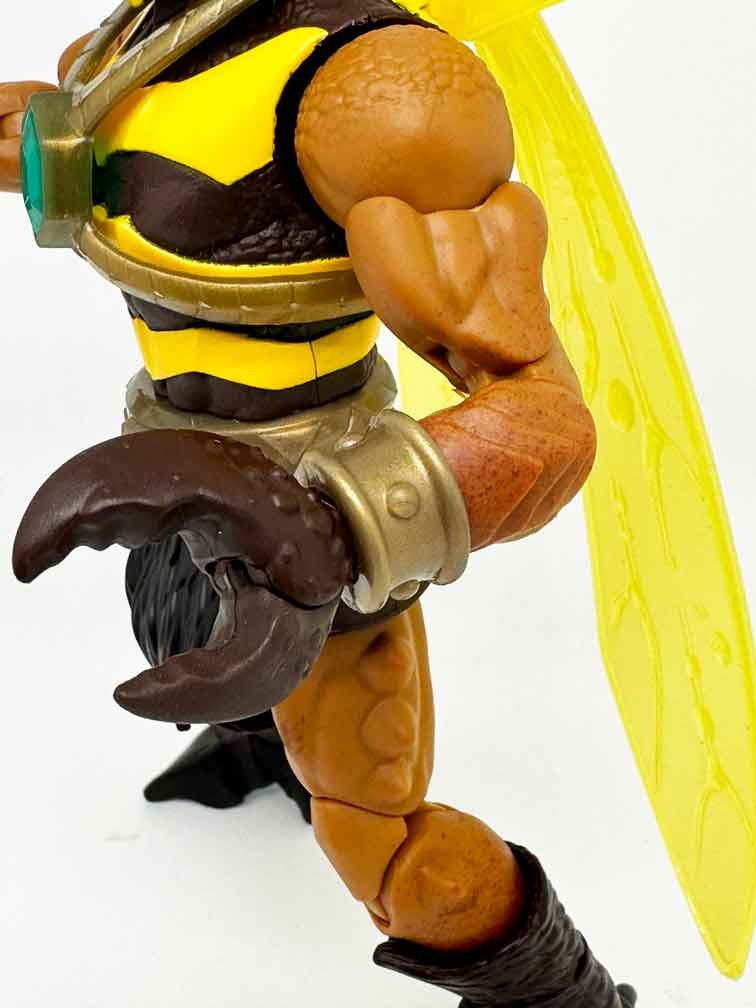 Masterverse-New-Eternia-Buzz-Off-in-hand-left-arm