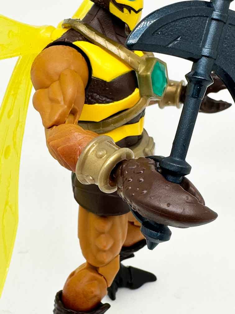 Masterverse-New-Eternia-Buzz-Off-in-hand-right-arm