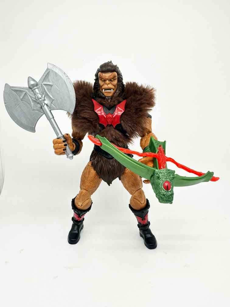 Masterverse-New-Eternia-Grizzlor-in-hand-action-pose-1