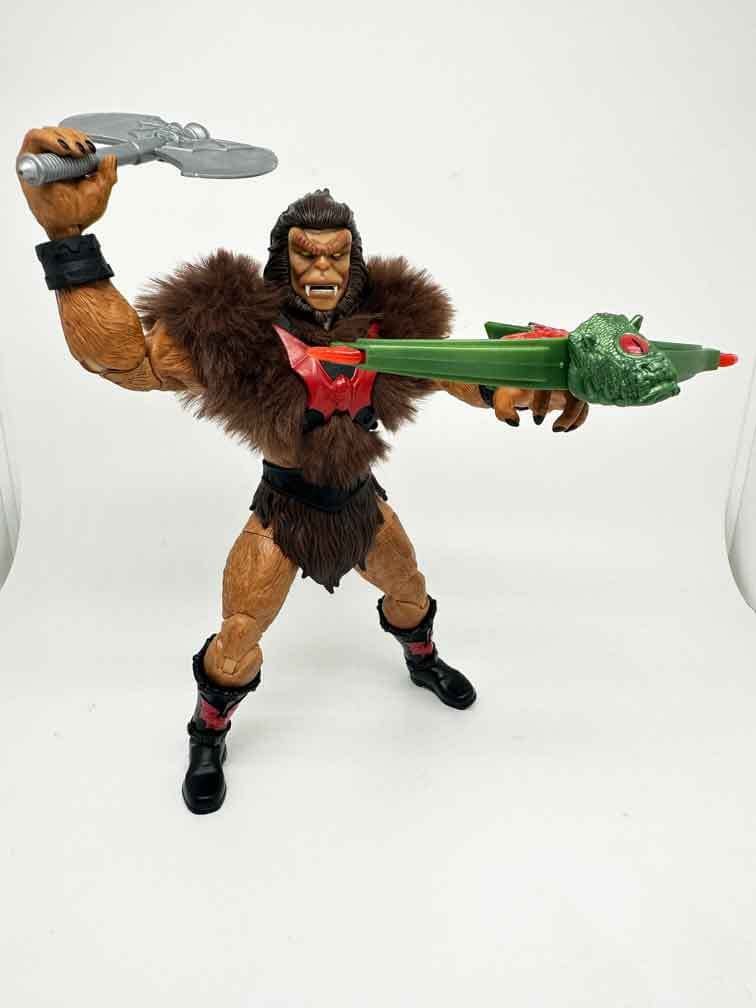 Masterverse-New-Eternia-Grizzlor-in-hand-action-pose-2