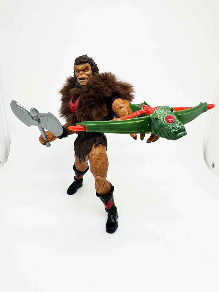 Masterverse-New-Eternia-Grizzlor-in-hand-action-pose-3