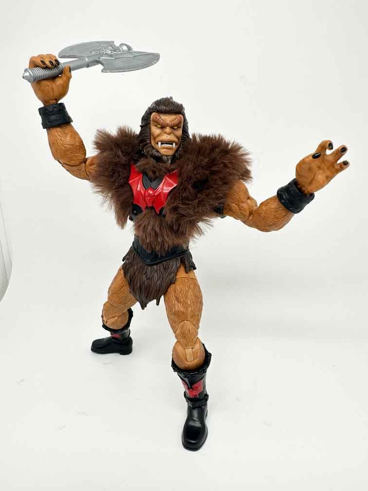 Masterverse-New-Eternia-Grizzlor-in-hand-action-pose-5