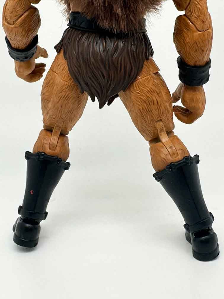 Masterverse-New-Eternia-Grizzlor-in-hand-legs-rear
