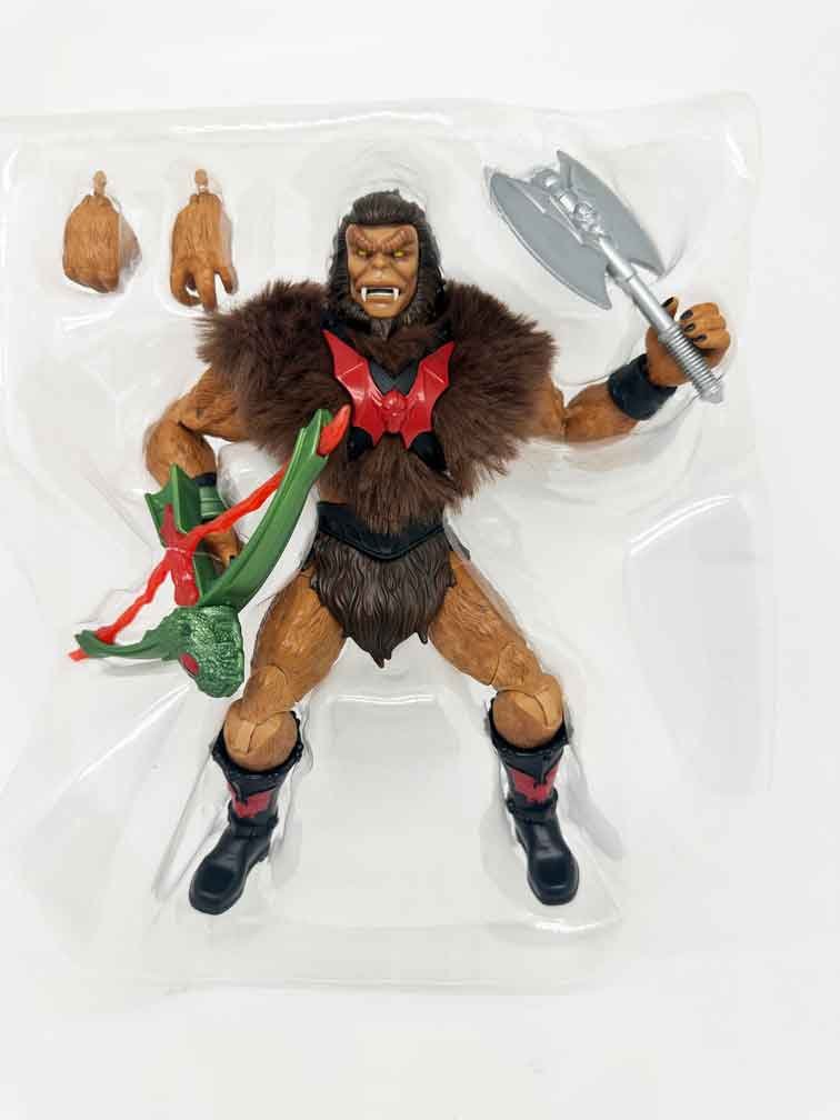Masterverse-New-Eternia-Grizzlor-in-hand-pack-out