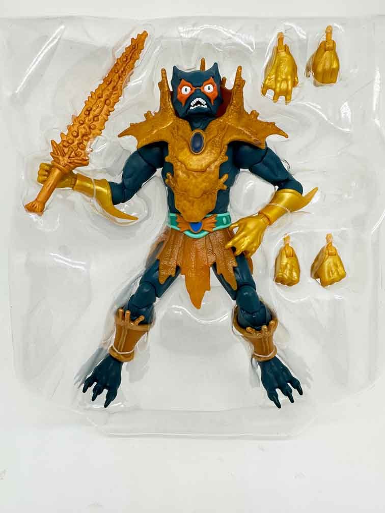 Masterverse-Revelation-Classic-Mer-Man-in-hand-Pack-out