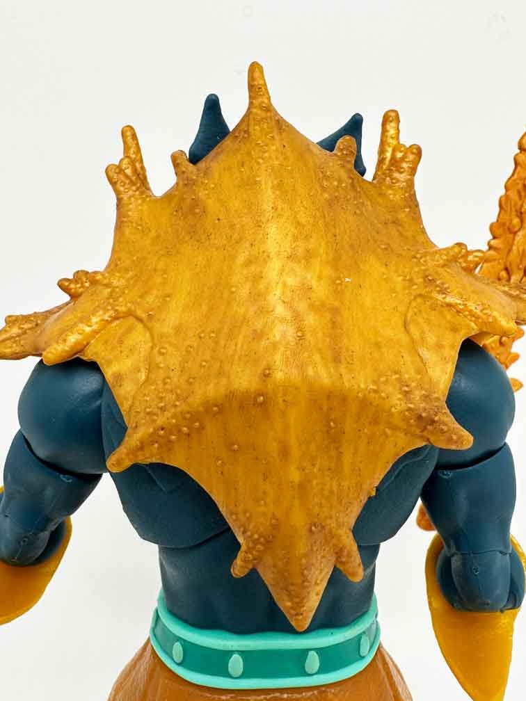 Masterverse-Revelation-Classic-Mer-Man-in-hand-back-close-up