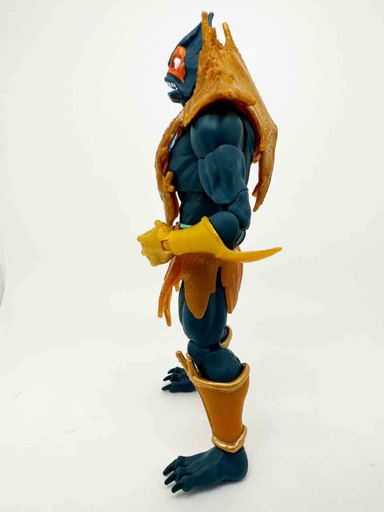 Masterverse-Revelation-Classic-Mer-Man-in-hand-left