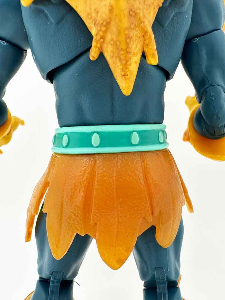 Masterverse-Revelation-Classic-Mer-Man-in-hand-waist-rear