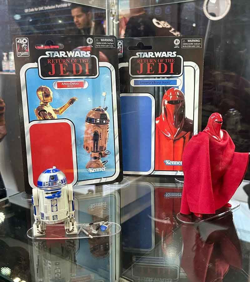R2-D2-Royal-Guard-Star-Wars-Black-Series-Booth-Reveal