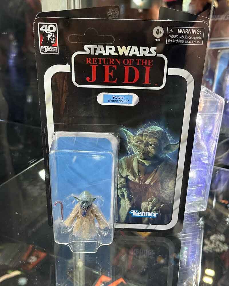 Yoda-Force-Spirits-3-Pack-Star-Wars-Black-Series-Booth-Reveal