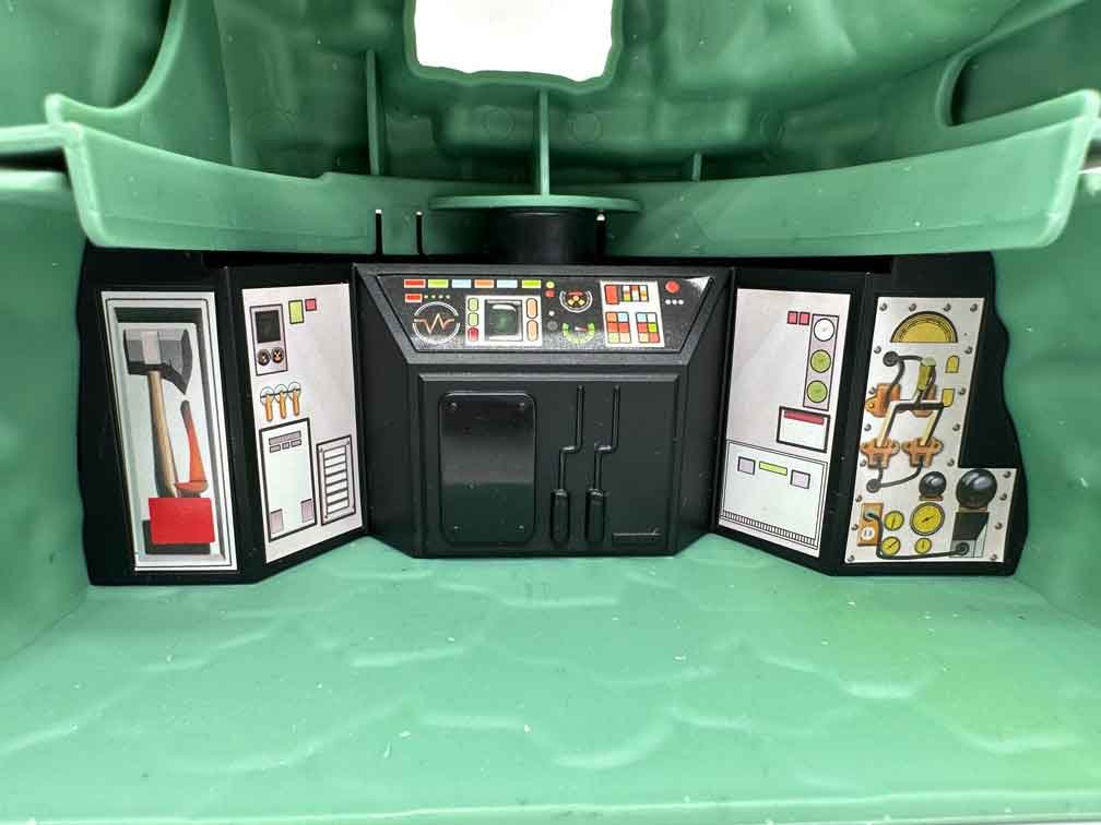 MOTU-Origins--Point-Dread-computer