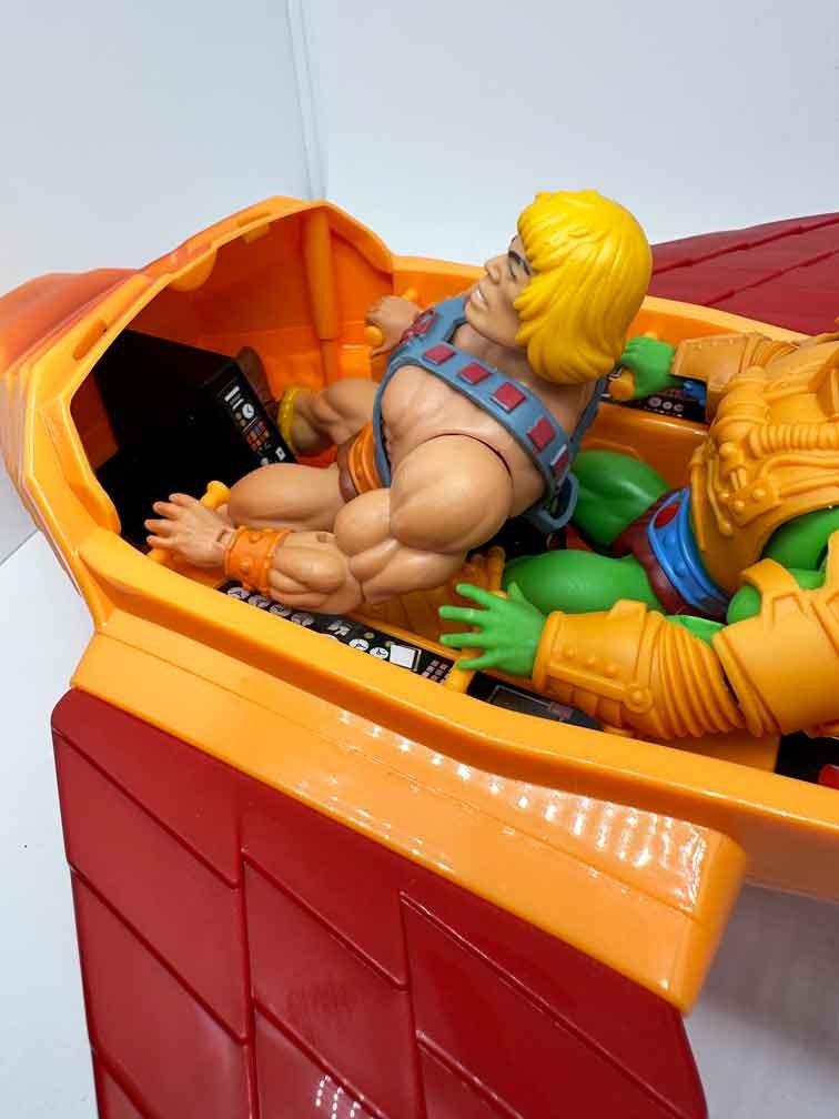 MOTU-Origins-Talon-Fighter-&--Point-Dread-action-pose-10