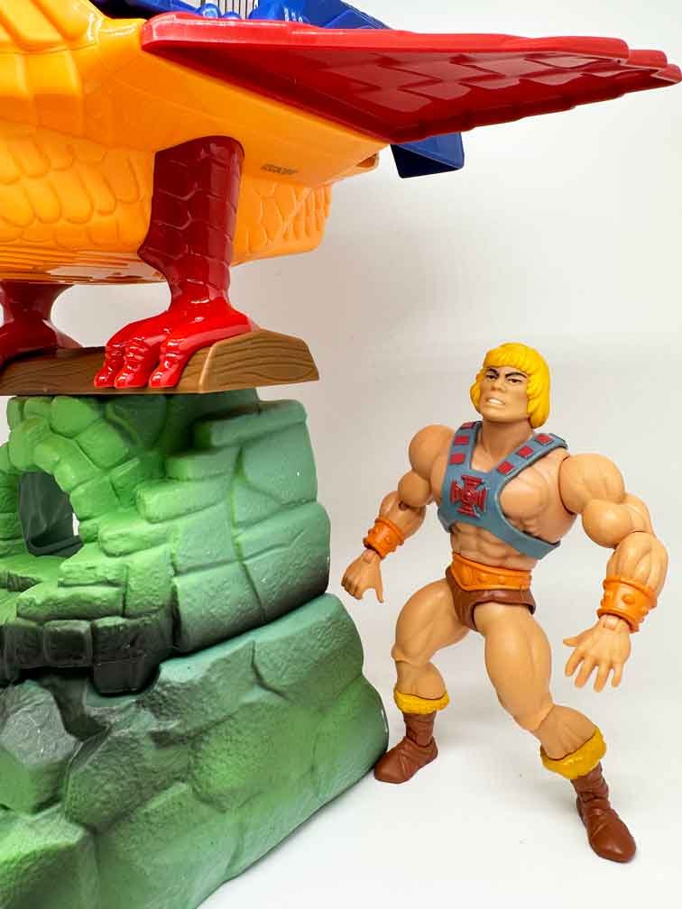 MOTU-Origins-Talon-Fighter-&--Point-Dread-action-pose-3