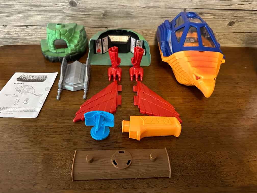 MOTU-Origins-Talon-Fighter-&--Point-Dread-packout