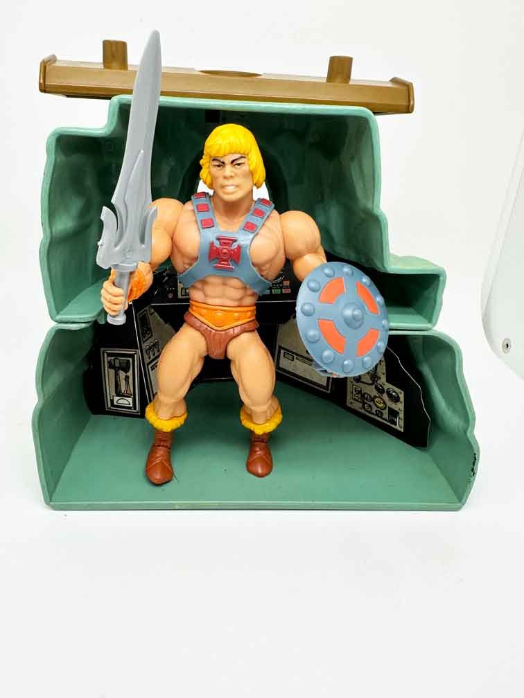 MOTU-Vintage-&-Origins--Point-Dread-figure-inside