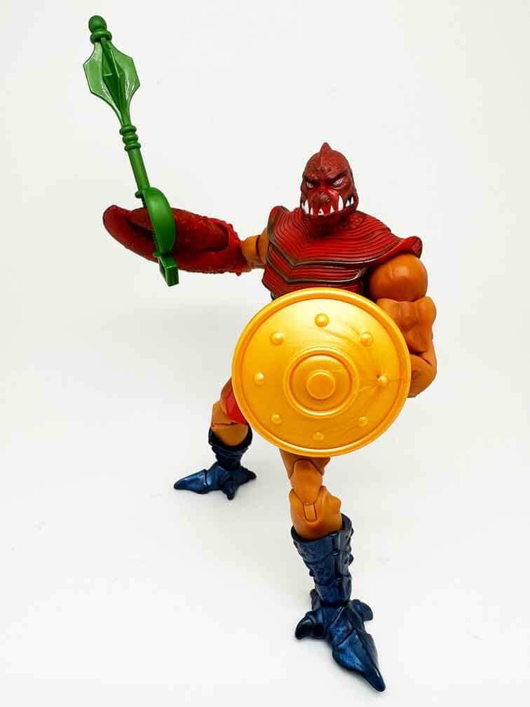 Masterverse-New-Eternia-Clawful-action-pose-1