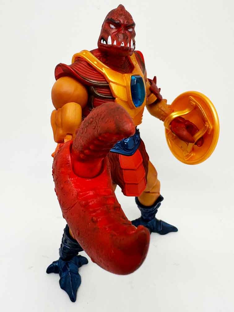 Masterverse-New-Eternia-Clawful-action-pose-3