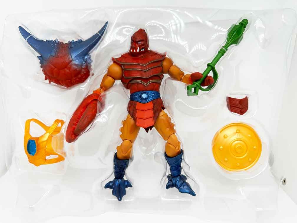 Masterverse-New-Eternia-Clawful-pack-out