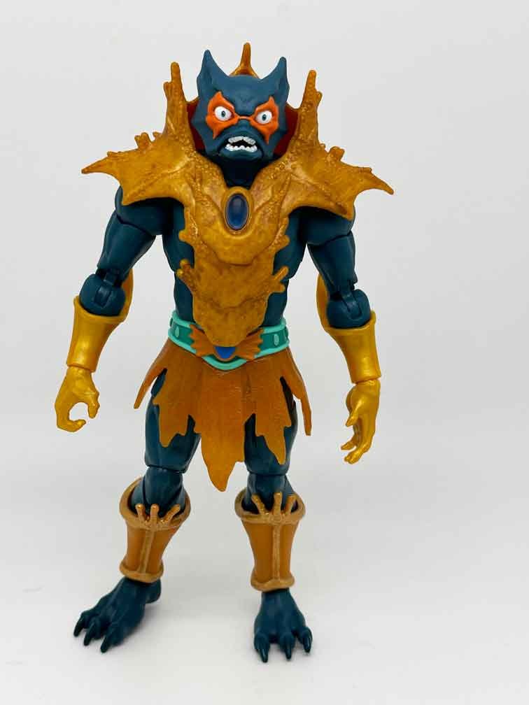 Masterverse-Revelation-Classic-Mer-Man-in-hand-front