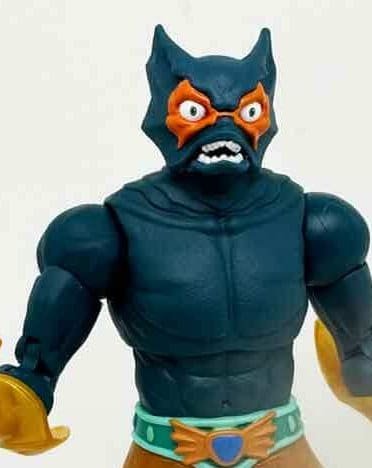 Masterverse-Revelation-Classic-Mer-Man-in-hand-no-armor
