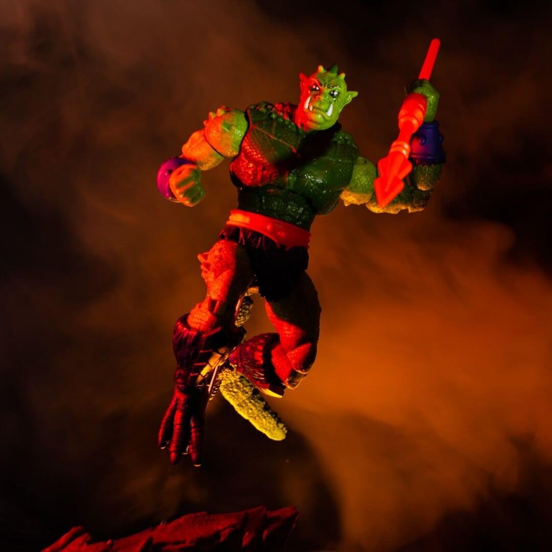 Masterverse Whiplash in Hand new 3