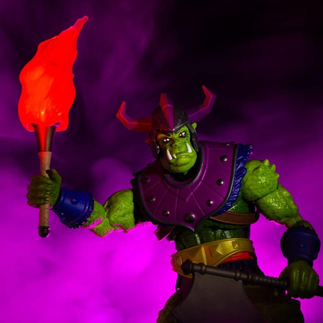 Masterverse Whiplash in Hand new 4