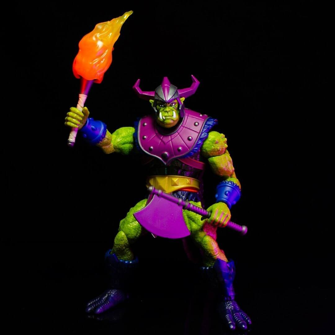 Masterverse Whiplash in Hand new 5