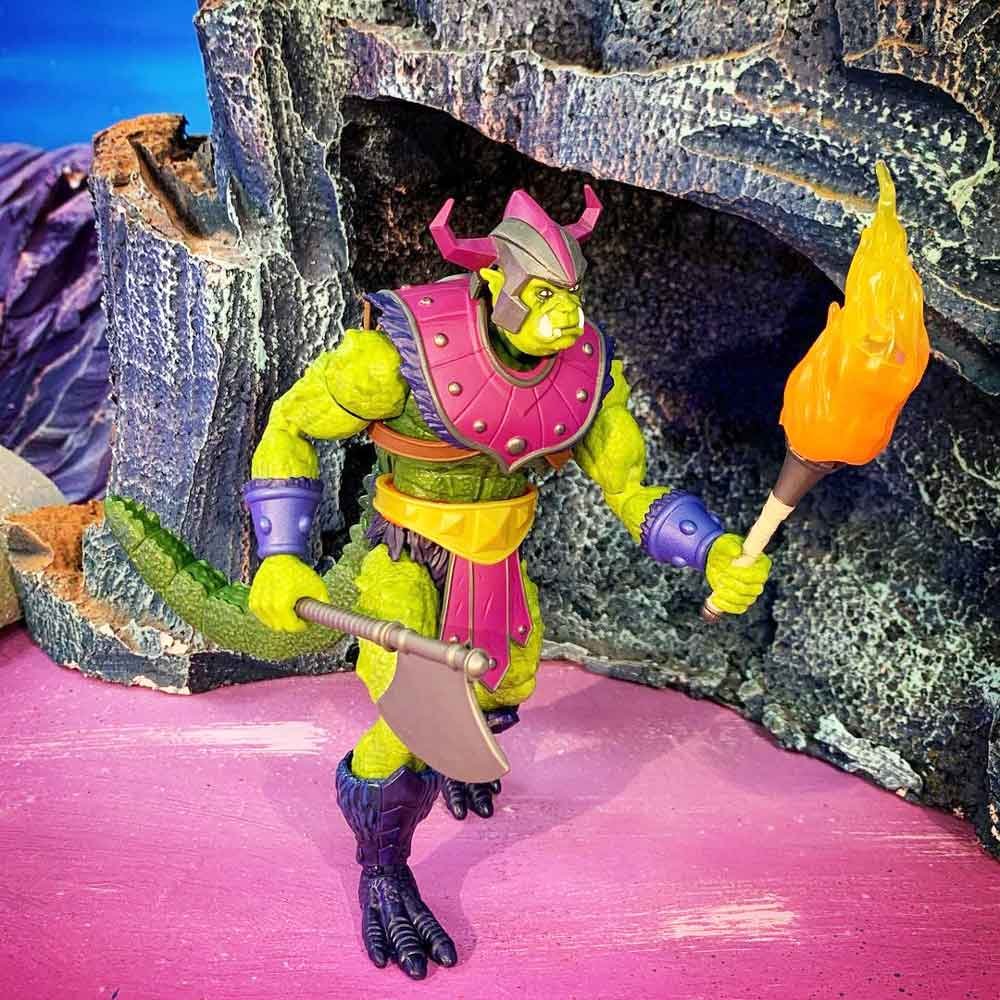 New-Eternia-Masterverse-Whiplash-With-Torch