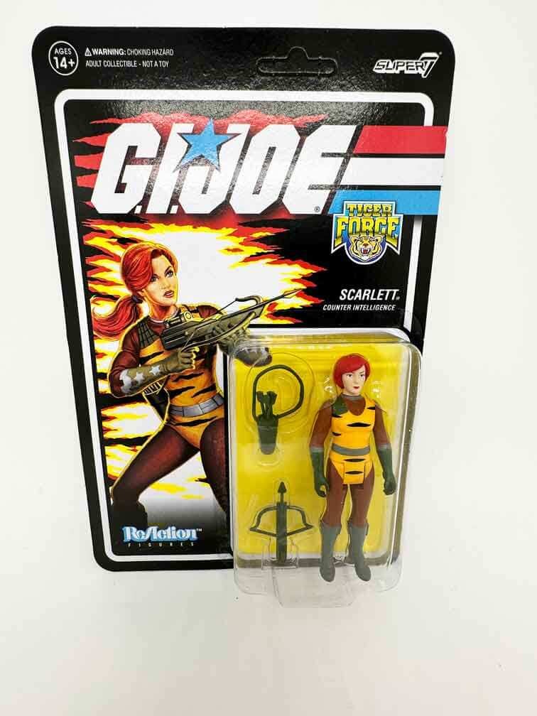 GI-Joe-ReAction-Wave-6--Tiger-Force-Scarlett-front-card-back-in-hand