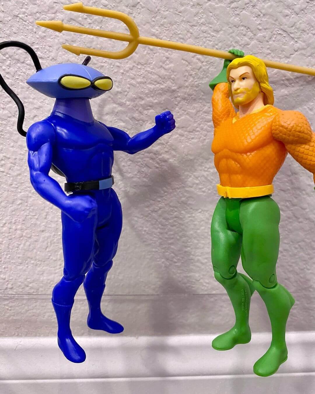 McFarlane Super Powers Aquaman in hand 2