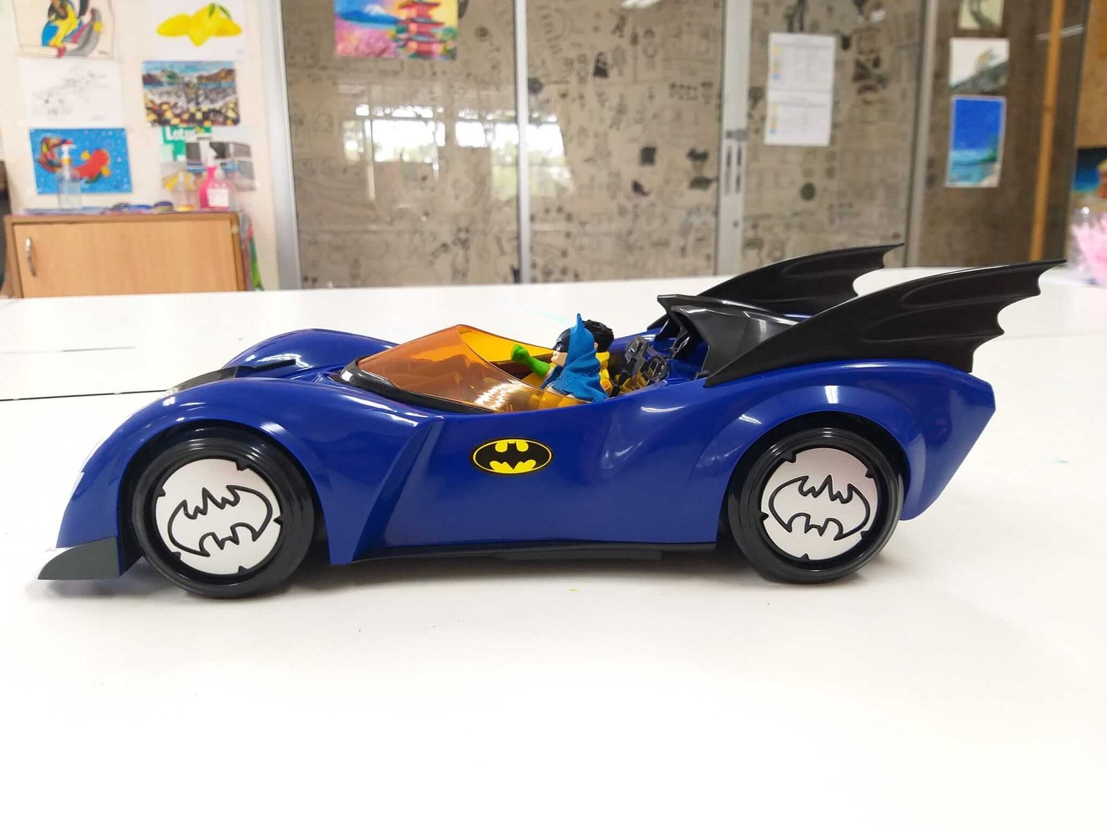 McFarlane Super Powers Wave 4 Batman Robin Batmobile in hand 4