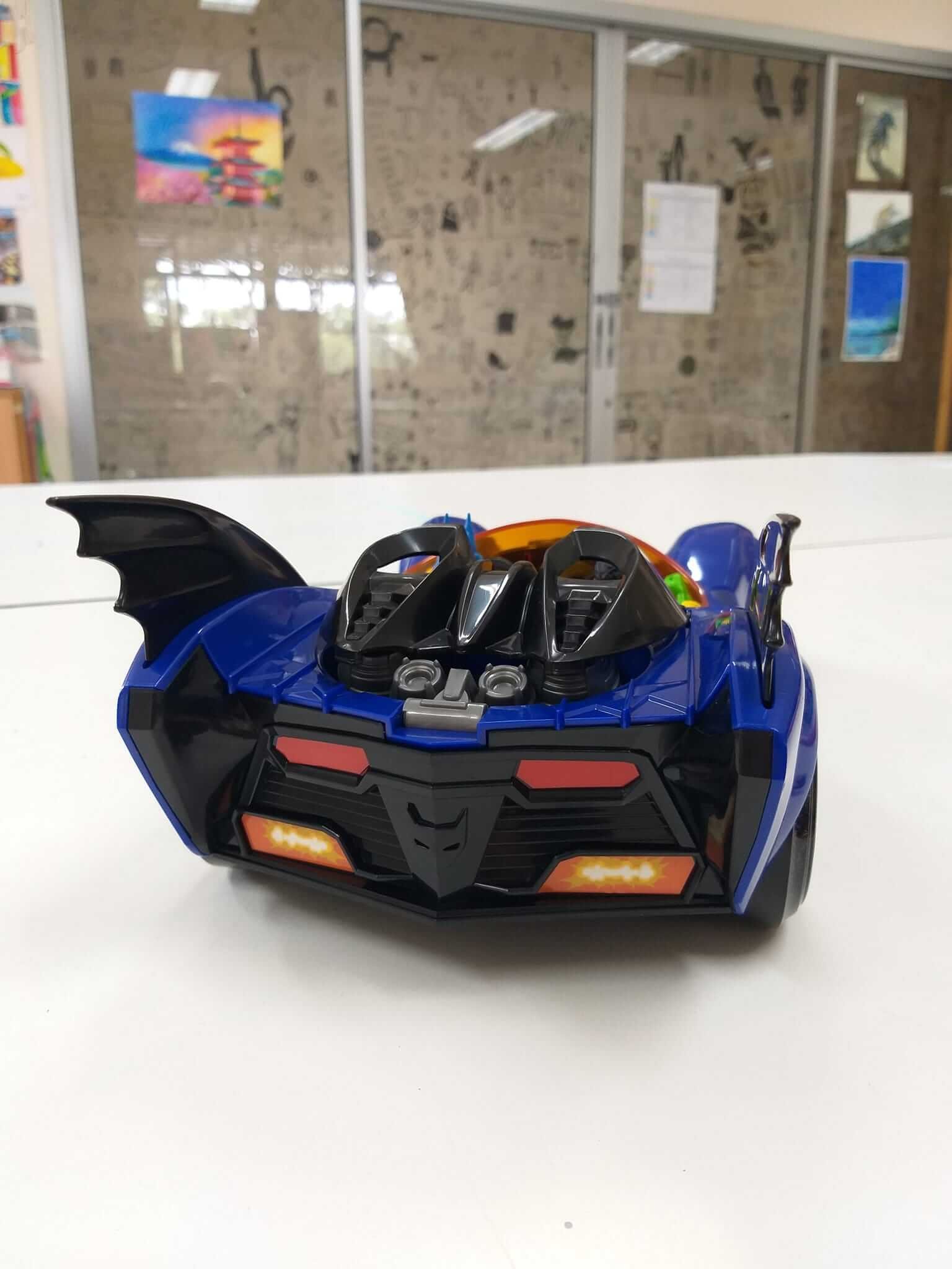 McFarlane Super Powers Wave 4 Batman Robin Batmobile in hand 5